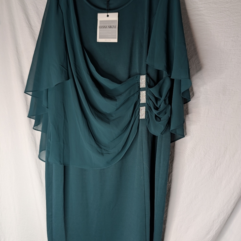 Chic Green Midi Dress with Embellishments